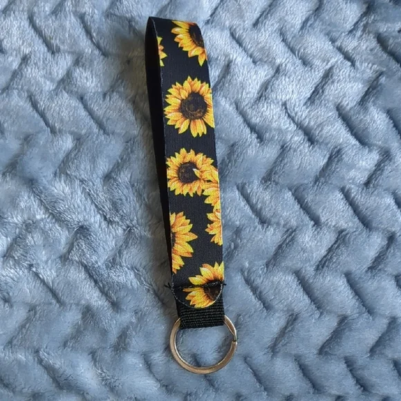 Colorful Patterned Keychain Set - Picture 6 of 6